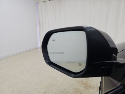 Used 2025 Buick Enclave Preferred AWD/4WD image 12