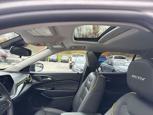 Used 2024 Chevrolet Trax ACTIV w/ Sunroof Package FWD image 54