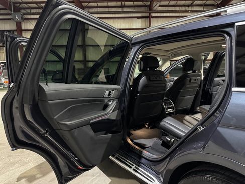Used 2020 BMW X7 xDrive40i w/ Premium Package image 16