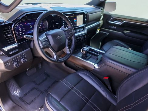 Used 2024 Chevrolet Silverado 1500 High Country w/ Midnight Edition AWD/4WD image 13