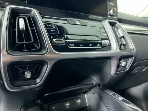 Used 2022 Kia Sorento S image 24