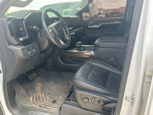 Used 2022 Chevrolet Silverado 1500 RST image 4