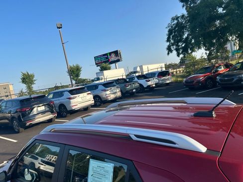 Used 2025 Hyundai Venue SEL FWD image 5