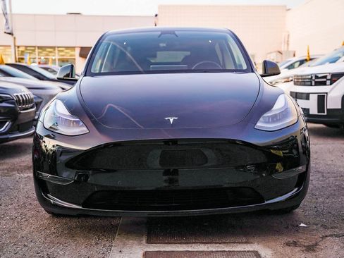 Used 2022 Tesla Model Y Performance image 2