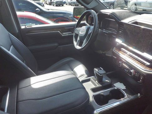 Used 2025 GMC Sierra 1500 Elevation w/ Elevation Premium Package AWD/4WD image 7