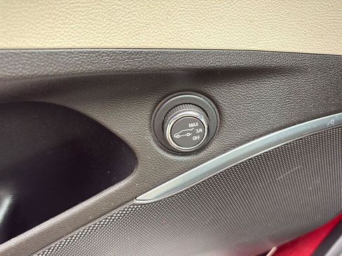 Used 2021 Buick Enclave Essence AWD/4WD image 12