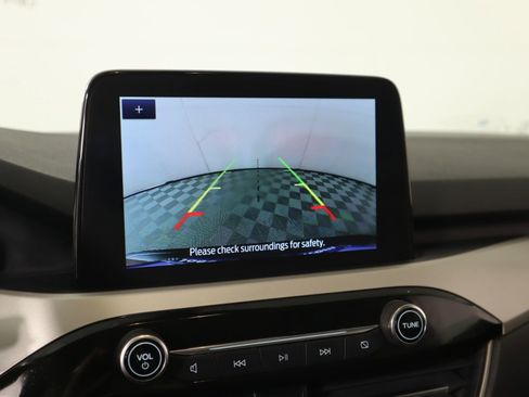 Used 2022 Ford Escape SE w/ SE Sport Appearance Package image 6