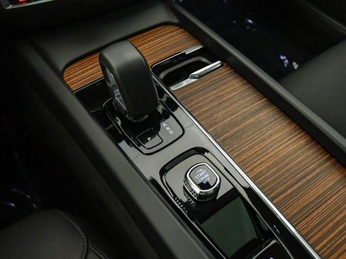 Certified 2024 Volvo V60 B5 Cross Country Plus image 23