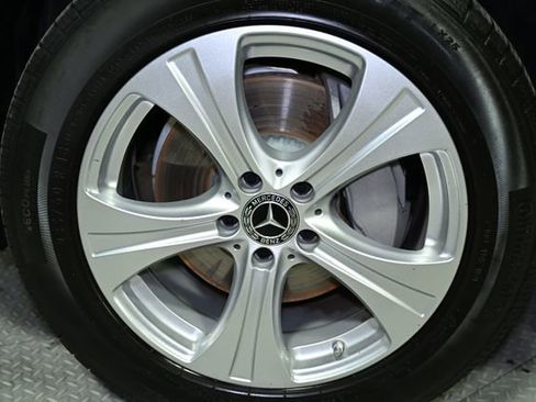 Used 2018 Mercedes-Benz GLC 300 4MATIC image 17