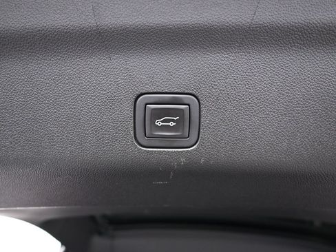 Used 2021 Cadillac Escalade Sport w/ LPO, Illumination Package AWD/4WD image 39