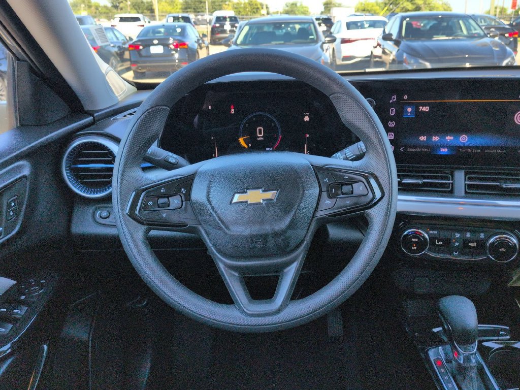 Used 2026 Chevrolet Trax LT FWD image 22