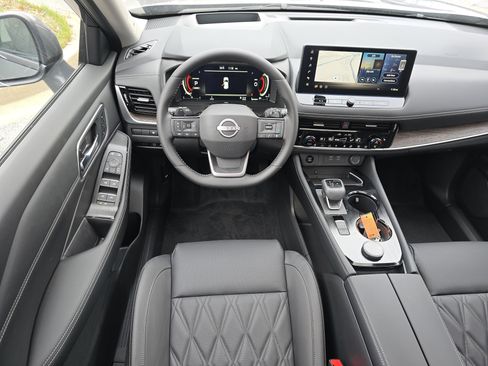 New 2026 Nissan Rogue Platinum image 32