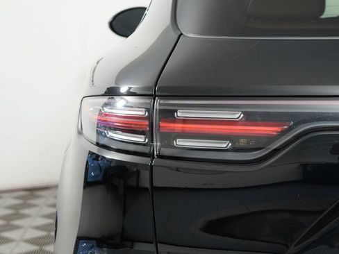 Certified 2023 Porsche Cayenne AWD/4WD image 12