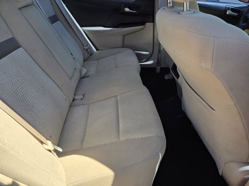Used 2014 Toyota Camry LE FWD image 11