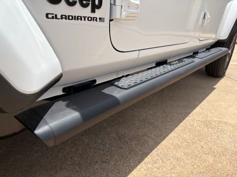 New 2026 Jeep Gladiator Sport AWD/4WD image 11