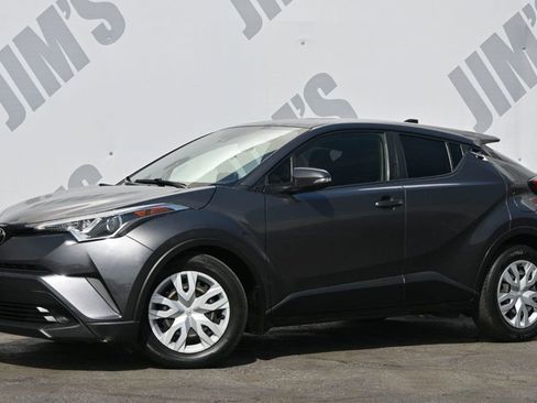 Used 2019 Toyota C-HR LE image 1