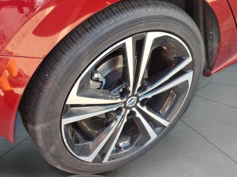Used 2023 Nissan Sentra SR w/ SR Premium Package FWD image 6