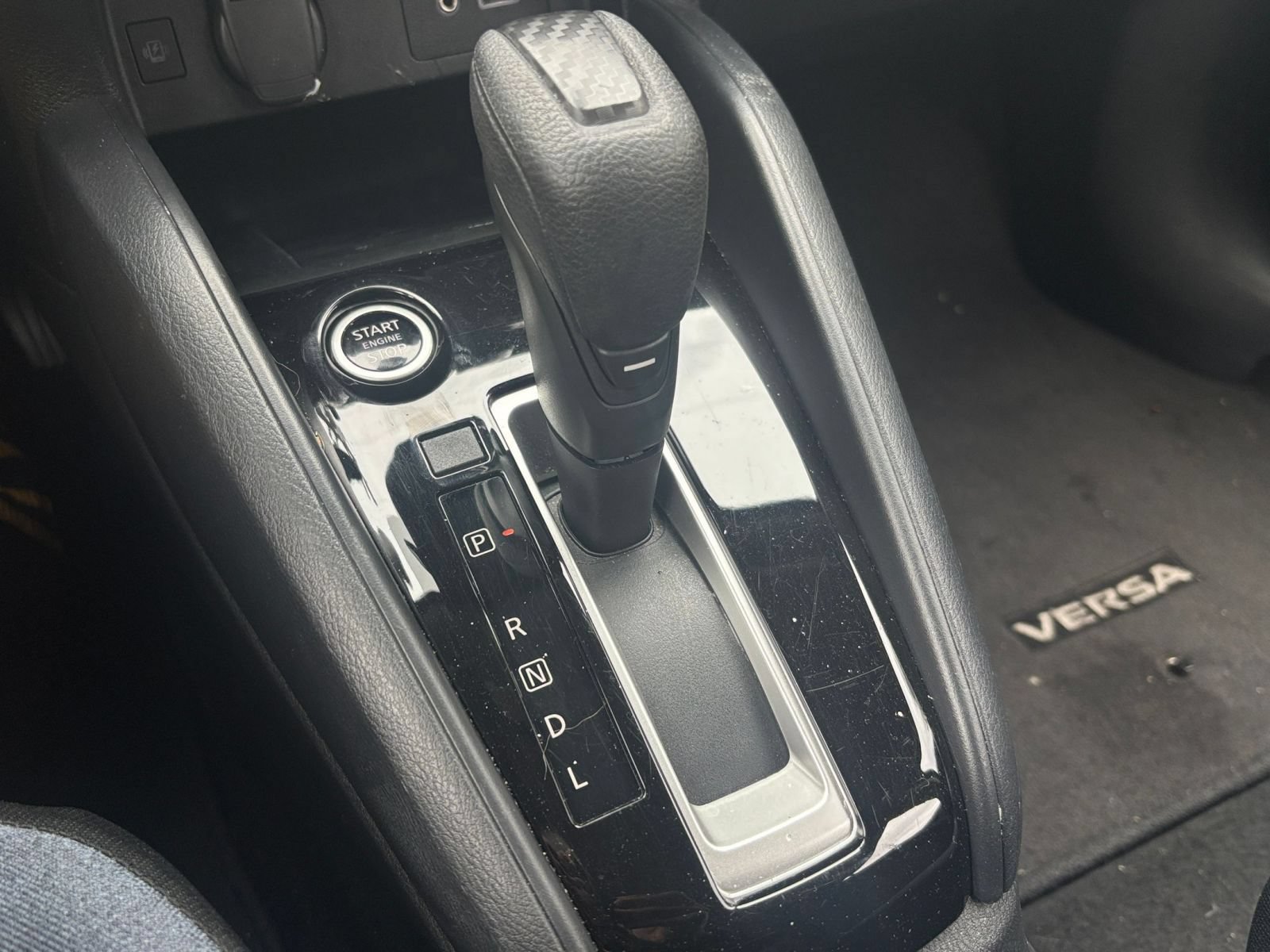 Used 2025 Nissan Versa SV FWD image 37