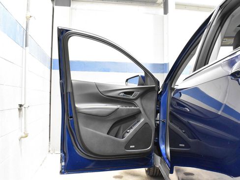 Used 2023 Chevrolet Equinox Premier image 12