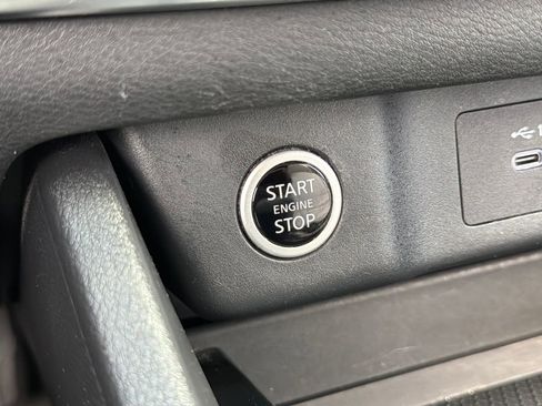 Used 2023 Nissan Rogue SV image 6