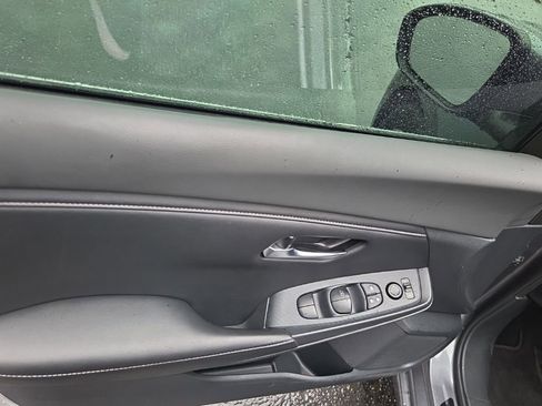 Used 2021 Nissan Sentra SV FWD image 11