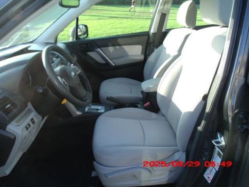 Used 2014 Subaru Forester 2.5i image 6