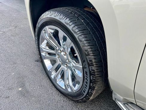 Used 2015 Cadillac Escalade Luxury image 14