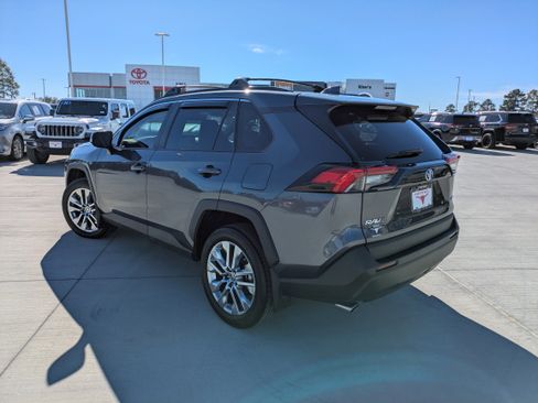 Certified 2024 Toyota RAV4 XLE Premium image 5