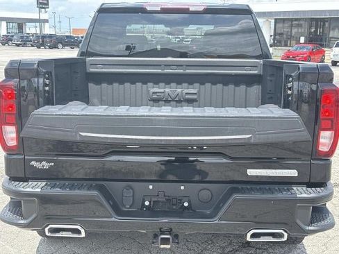 Used 2023 GMC Sierra 1500 Elevation w/ LPO, Elevation Black Package AWD/4WD image 8
