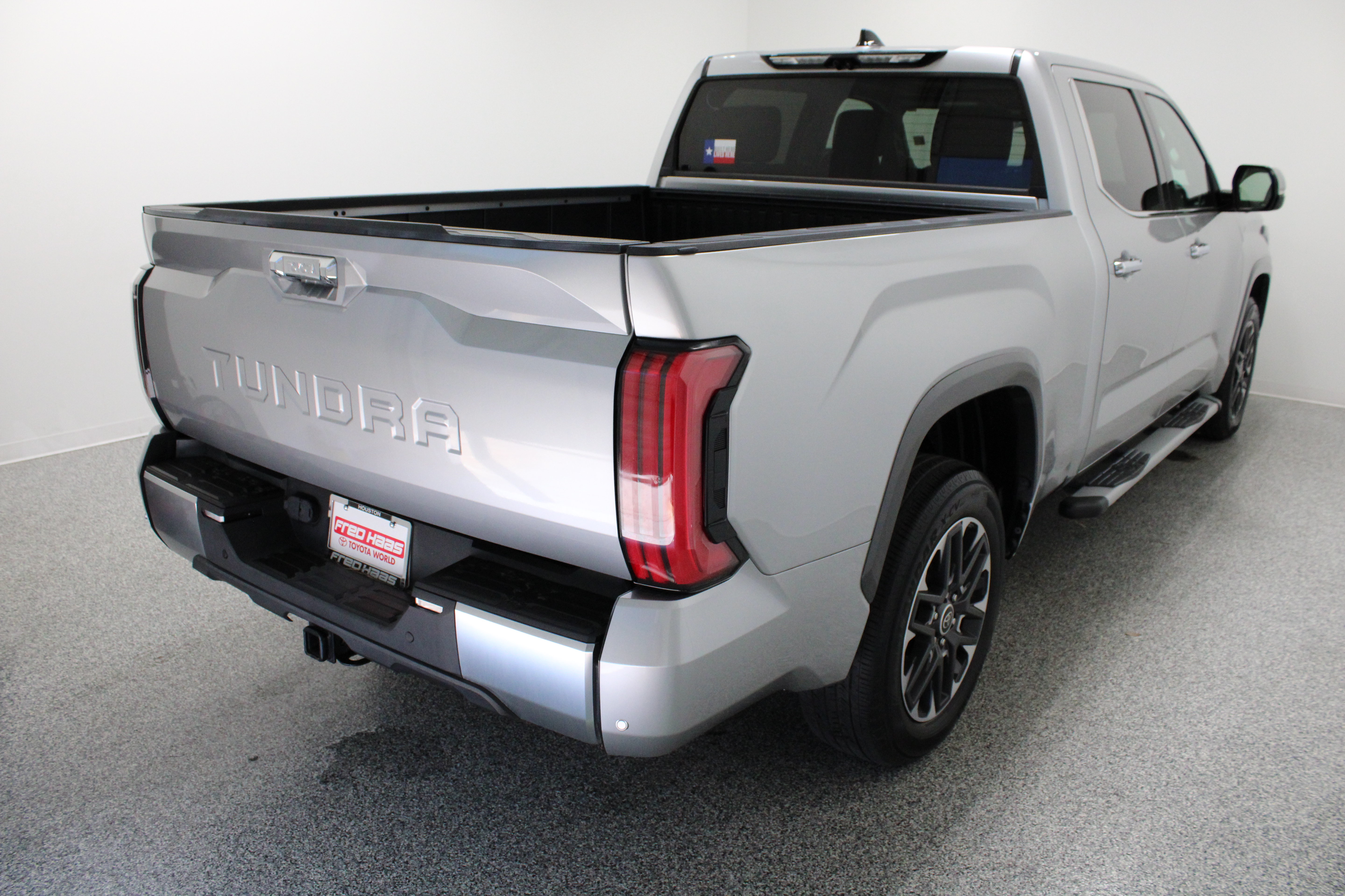 Used 2022 Toyota Tundra Limited AWD/4WD image 7
