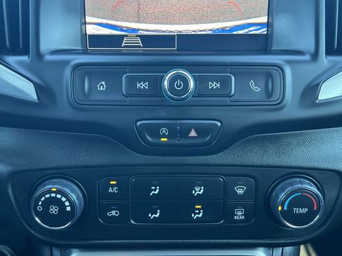 Used 2024 GMC Terrain SLE image 6