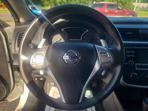 Used 2017 Nissan Altima 2.5 SR w/ Midnight Edition Package image 15