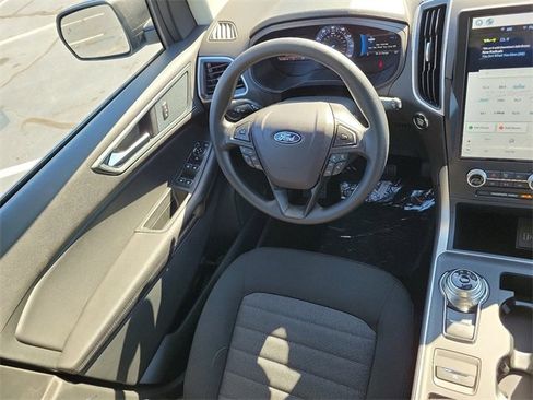 New 2024 Ford Edge SE image 9