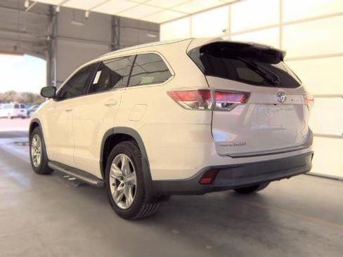 Used 2016 Toyota Highlander Limited FWD image 3