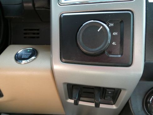 Used 2017 Ford F350 Lariat w/ Lariat Ultimate Package AWD/4WD image 31