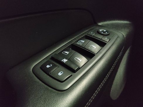 Used 2021 Jeep Grand Cherokee Limited image 27