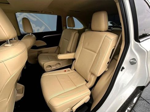 Used 2019 Toyota Highlander Limited image 24