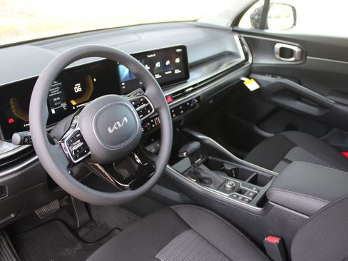 New 2026 Kia Sorento LX FWD image 21