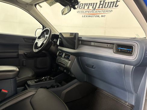 Used 2025 Ford Maverick Lobo AWD/4WD image 30