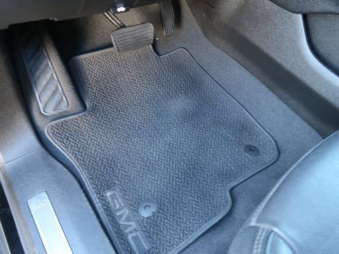 Used 2022 GMC Yukon Denali image 13