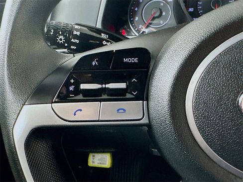 Used 2021 Hyundai Elantra SEL image 24