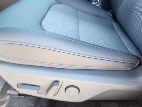 New 2025 Kia Niro EX image 9