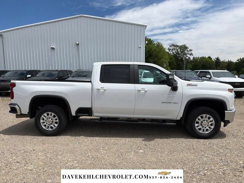 Used 2022 Chevrolet Silverado 3500 LT w/ Convenience Package AWD/4WD image 6