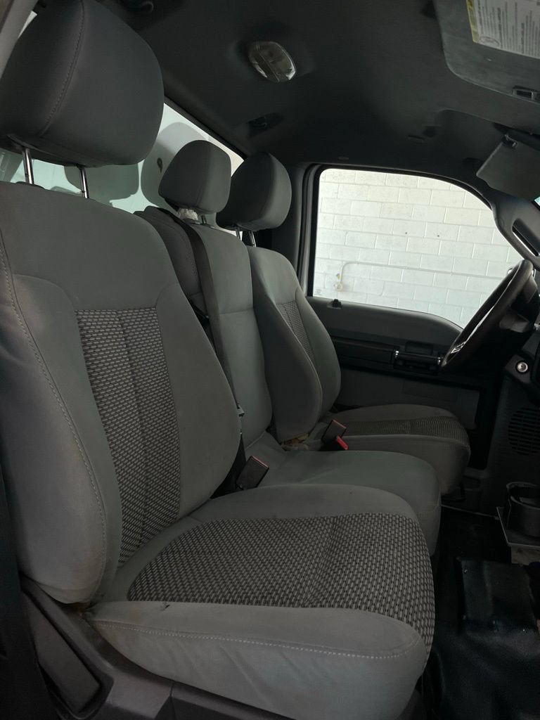 Used 2016 Ford F550 2WD Regular Cab Super Duty image 8