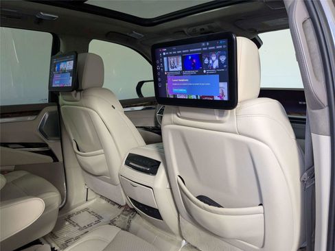 Used 2025 Cadillac Escalade Sport Platinum w/ LPO, Floor Liner Package AWD/4WD image 35