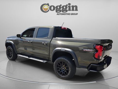 Used 2023 Chevrolet Colorado Trail Boss w/ Technology Package AWD/4WD image 3