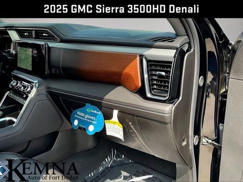 Used 2025 GMC Sierra 3500 Denali w/ Denali Reserve Package image 33