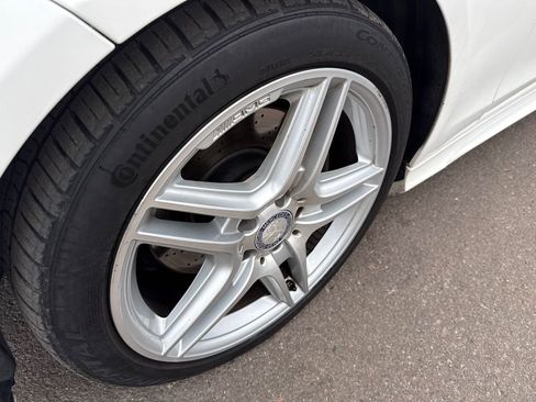 Used 2014 Mercedes-Benz E 350 4MATIC Sedan image 11