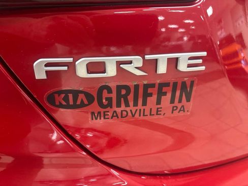 Used 2023 Kia Forte LXS w/ LXS Technology Package FWD image 8
