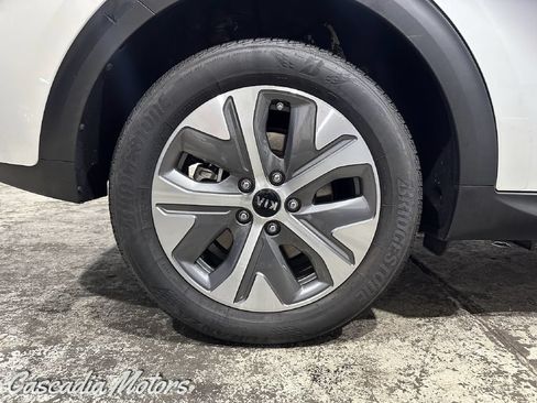 Used 2019 Kia Niro EX w/ Cold Weather Package 2.0 FWD image 34